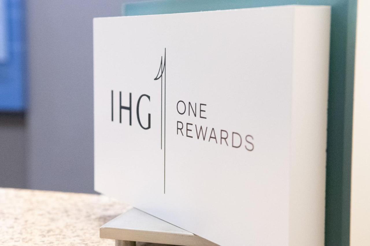 Express & By Ihg Hotel 2*